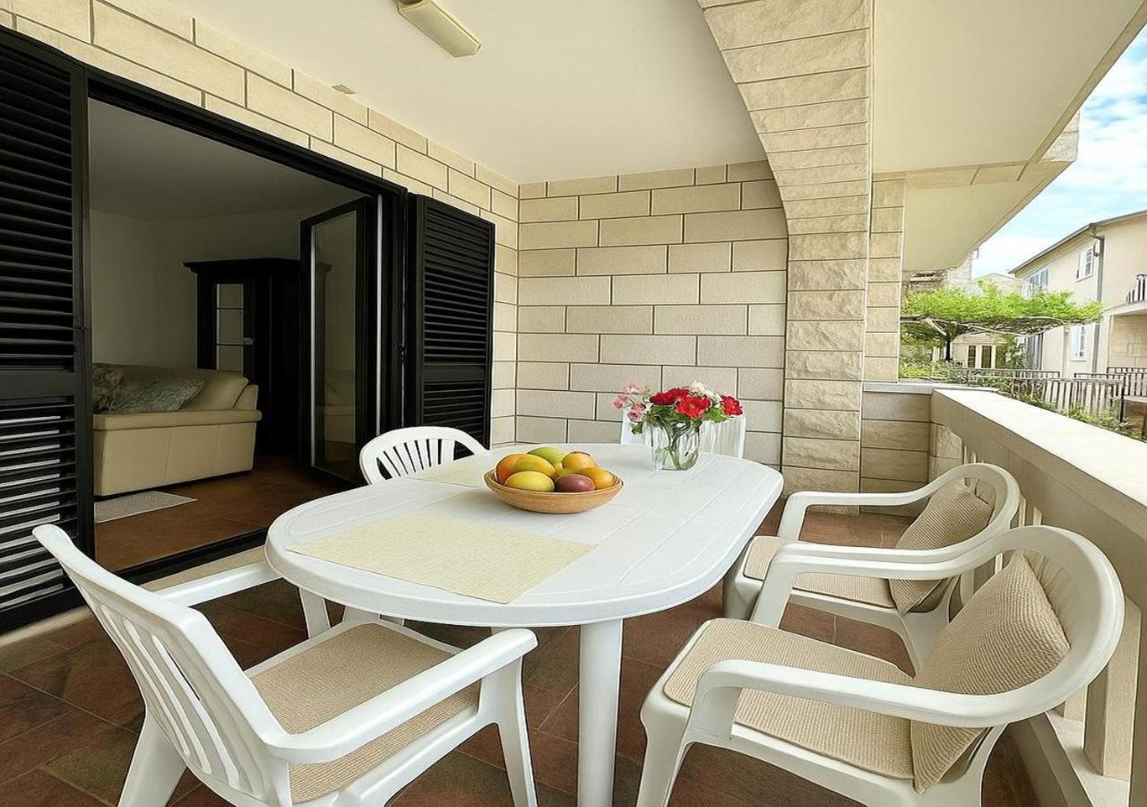 Apartments Villa Mirjana บุดวา ภายนอก รูปภาพ