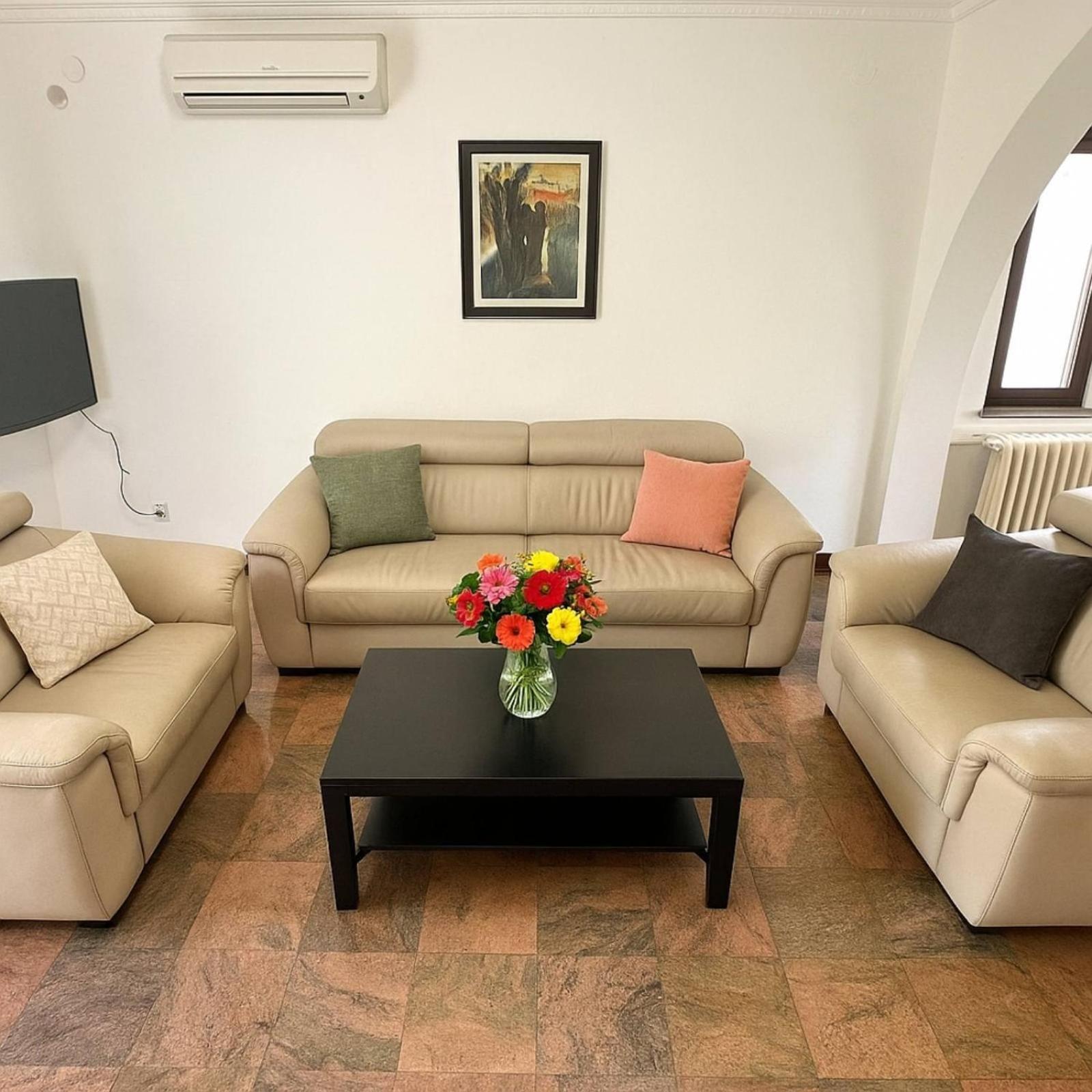 Apartments Villa Mirjana บุดวา ภายนอก รูปภาพ